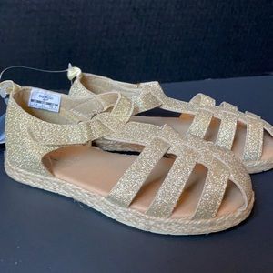 Oshkosh Helga sandal girls 12 gold